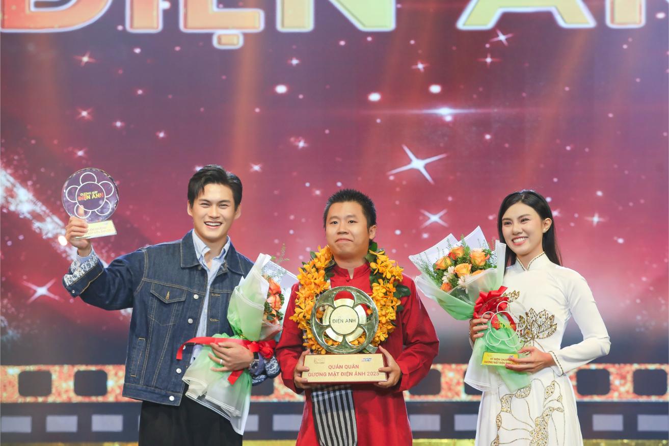 Trao Giải (1)