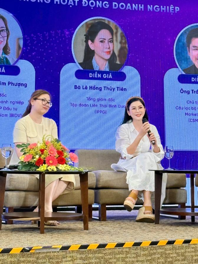 Ba Le Hong Thuy Tien Lam Dien Gia (3)