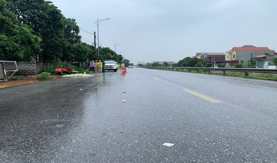 Khởi tố tài xế bỏ trốn khi gây tai nạn khiến một phụ nữ ở Hưng Yên tử vong Khởi tố tài xế bỏ trốn khi gây tai nạn khiến một phụ nữ ở Hưng Yên tử vong