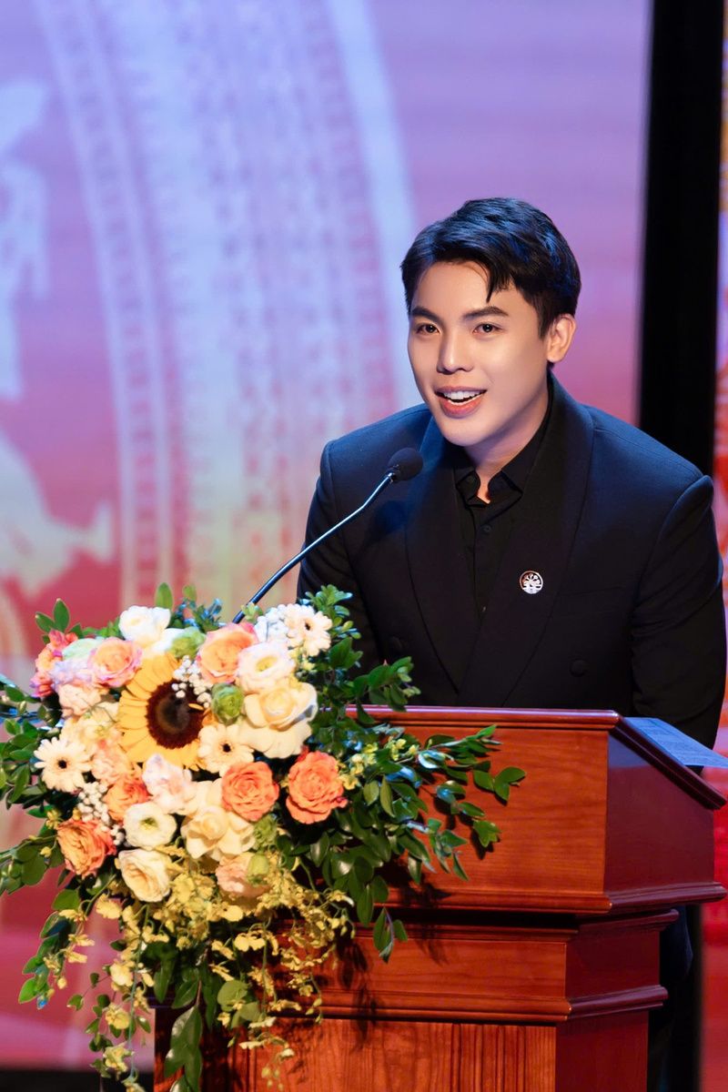 Pham Duy Khanh Dam Nhan Vai Tro Chu Nhiem Cau Lac Bo Nghe Si Cua Hai Phong 3 203857