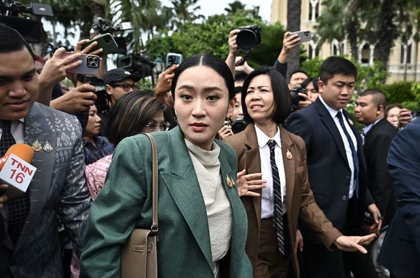 Tòa án Thái Lan phế truất thủ tướng trẻ nhất lịch sử vì vi phạm đạo đức Tòa án Thái Lan phế truất thủ tướng trẻ nhất lịch sử vì vi phạm đạo đức