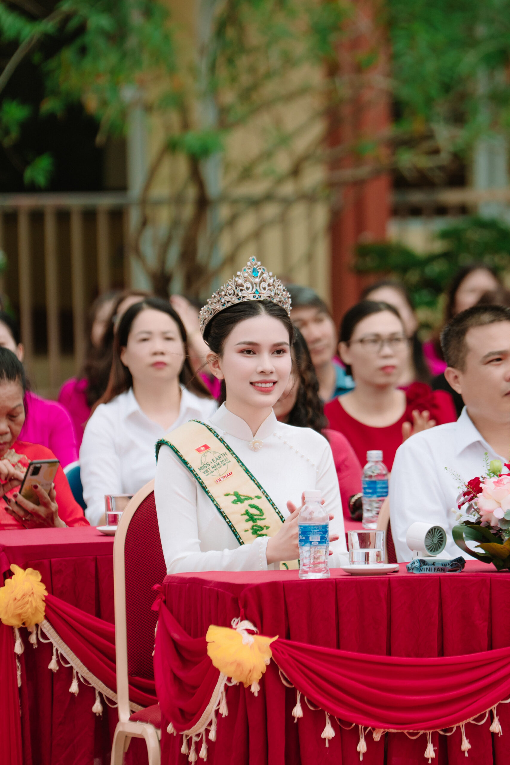 A Hau Trai Dat Linh Dan 861757052569