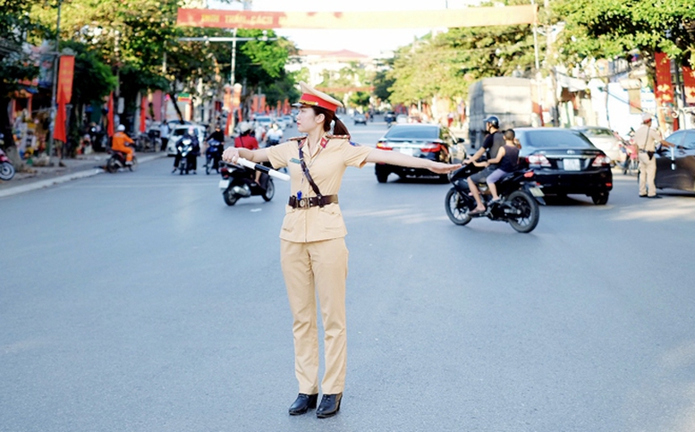 Dang Dieu Tiet Giao Thong Csgt Tranh Dung Xe De Kiem Soat Xu Ly Vi Pham 1