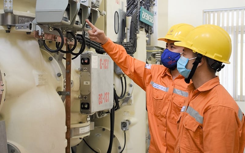 Đưa khoản lỗ 45.000 vào giá điện: 'Chưa phải thời điểm thích hợp tính khoản lỗ cũ vào giá' Đưa khoản lỗ 45.000 vào giá điện: 'Chưa phải thời điểm thích hợp tính khoản lỗ cũ vào giá'