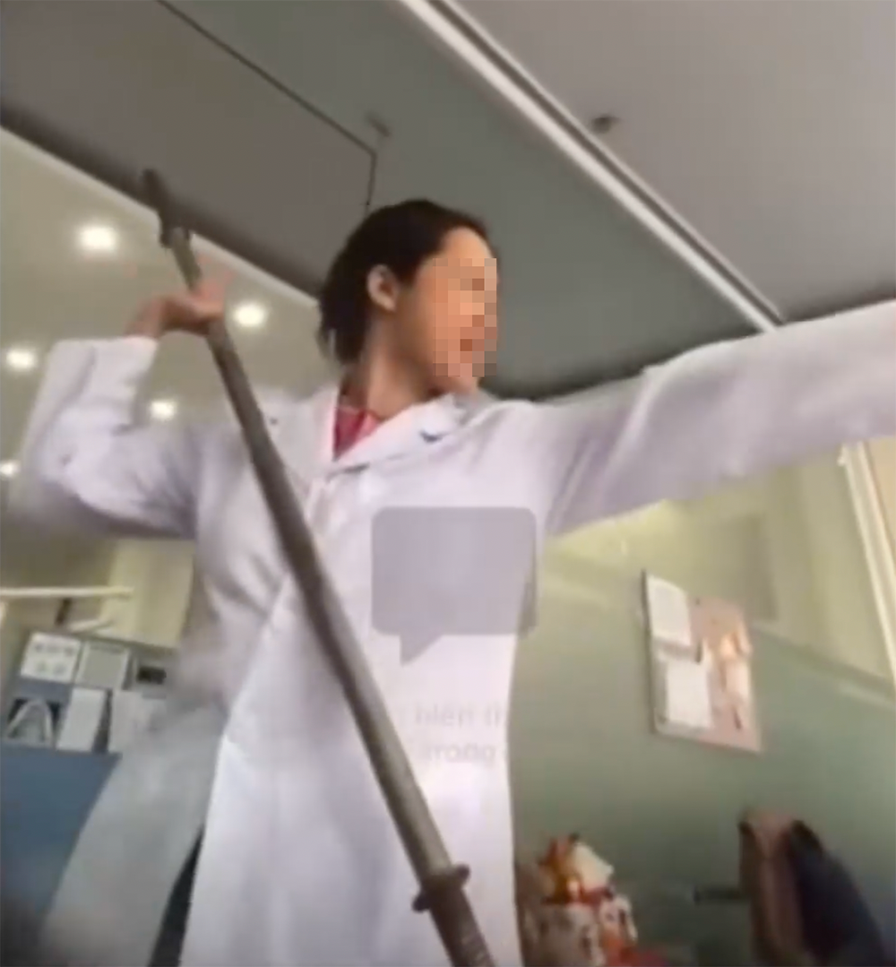 Tạm ngưng hoạt động nha khoa Tuyết Chinh sau vụ hành hung khách hàng Tạm ngưng hoạt động nha khoa Tuyết Chinh sau vụ hành hung khách hàng