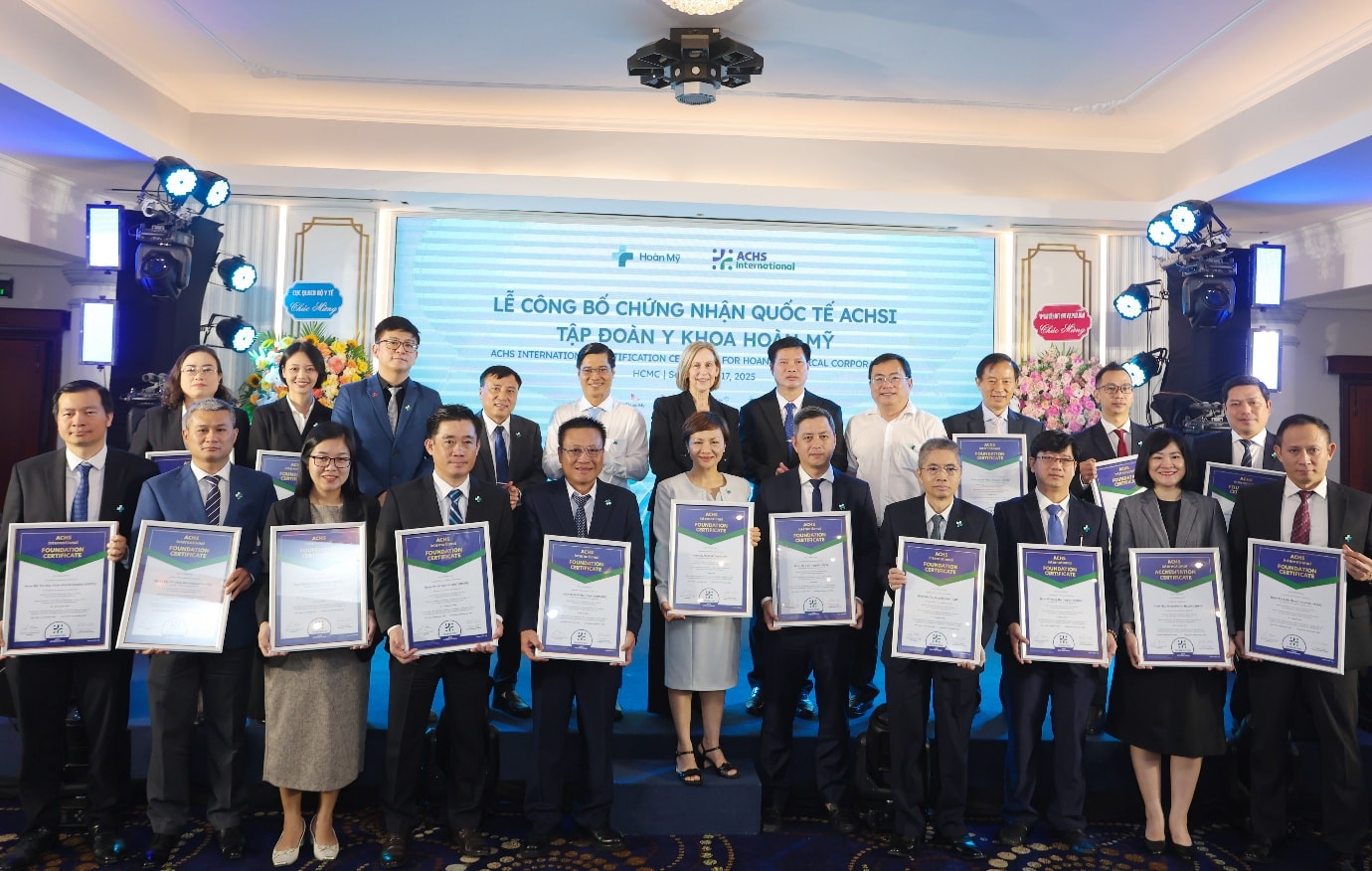 Tập đoàn y khoa Hoàn Mỹ trở thành hệ thống y tế tư nhân đầu tiên tại Việt Nam đạt chứng nhận quốc tế ACHSI Tập đoàn y khoa Hoàn Mỹ trở thành hệ thống y tế tư nhân đầu tiên tại Việt Nam đạt chứng nhận quốc tế ACHSI