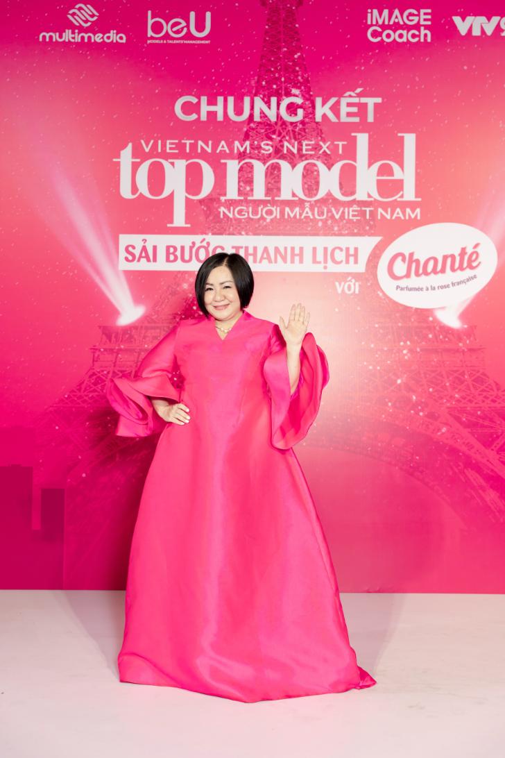 0. Madame Trang Lê GĐsx Chương Trình Vietnam's Next Top Model 2025 Tại Thảm đỏ đêm Chung Kết