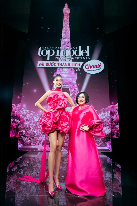 1. Madame Trang Lê Tổng đạo Diễn, Giám đốc Sản Xuất Chương Trình Cùng Quán Quân Vietnam’s Next Top Model 2025 Lại Mai Hoa