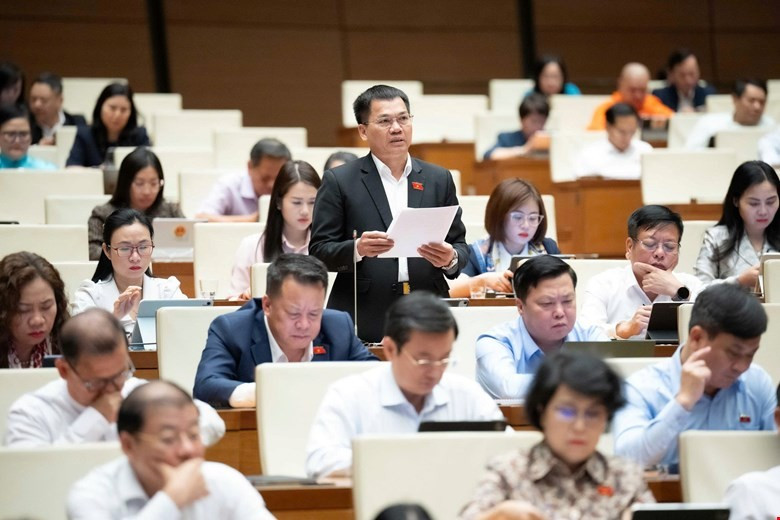 Đề nghị siết trách nhiệm doanh nghiệp xử lý rác thải điện tử, pin mặt trời Đề nghị siết trách nhiệm doanh nghiệp xử lý rác thải điện tử, pin mặt trời