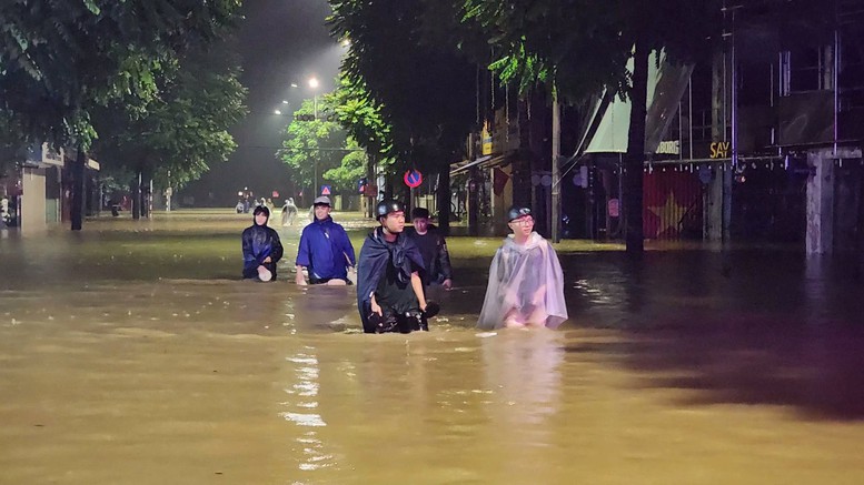 Mua Lu Gay Thiet Hai Nang Tu Hue Den Quang Ngai 1