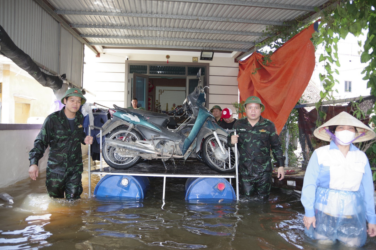Nước sông dâng cao, Hà Nội di dời dân khỏi vùng ngập sâu Nước sông dâng cao, Hà Nội di dời dân khỏi vùng ngập sâu