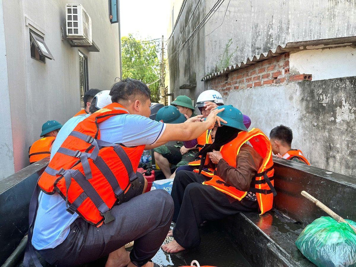 Nước sông dâng cao, Hà Nội di dời dân khỏi vùng ngập sâu Nước sông dâng cao, Hà Nội di dời dân khỏi vùng ngập sâu