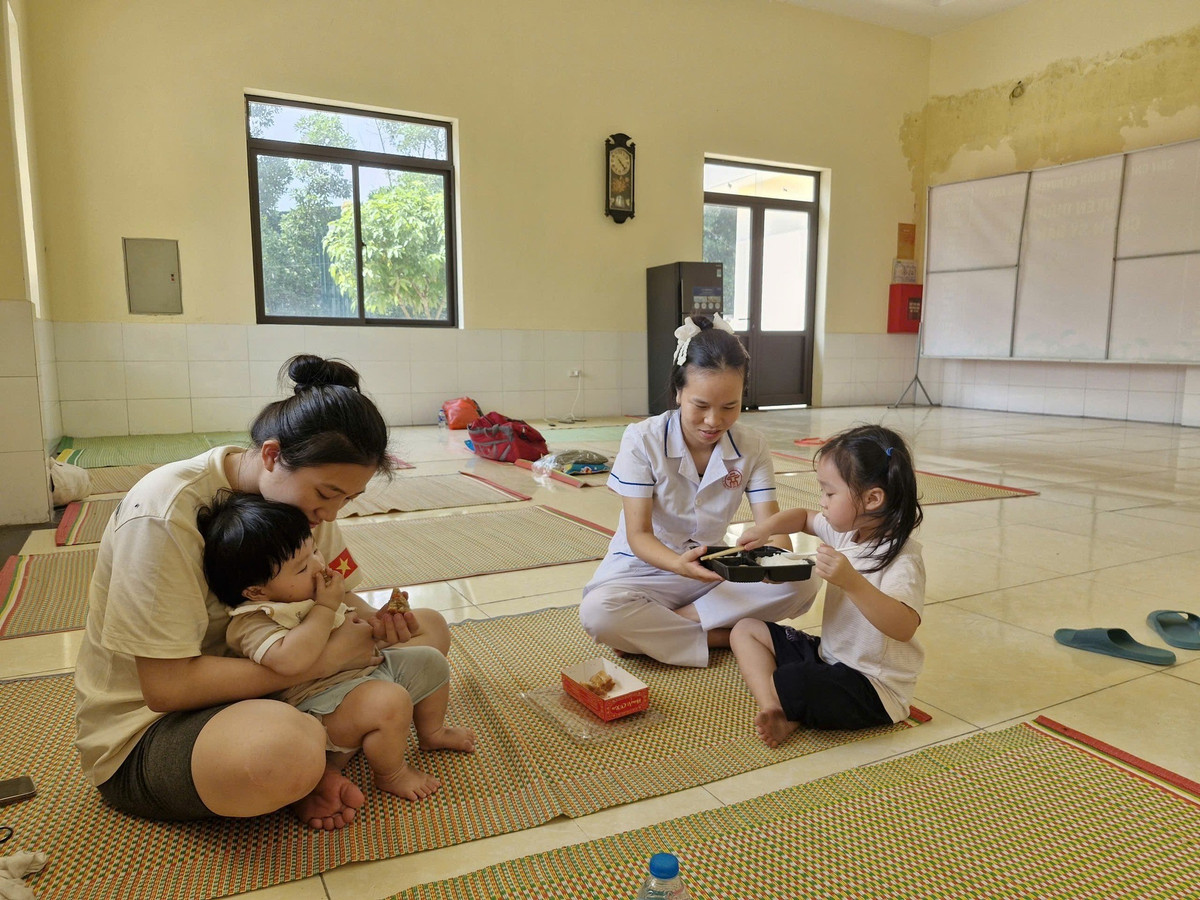 Nước sông dâng cao, Hà Nội di dời dân khỏi vùng ngập sâu Nước sông dâng cao, Hà Nội di dời dân khỏi vùng ngập sâu