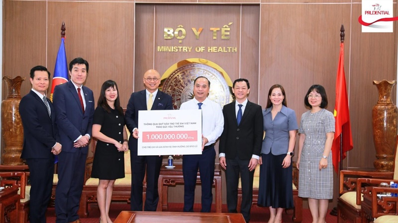 Prudential Viet Nam Chung Tay Khac Phuc Hau Qua Sau Mua Lu Trao Gui Yeu Thuong Den Nguoi Dan Khu Vuc Bi Anh Huong 2