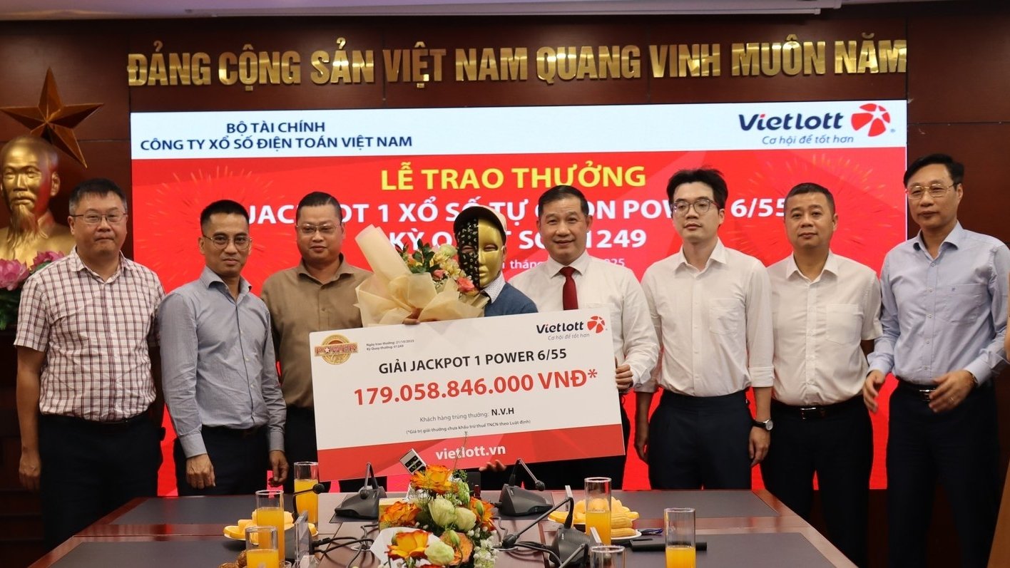 Thay Giao Tai Da Nang Trung Giai Vietlott Hon 179 Ty Dong 1