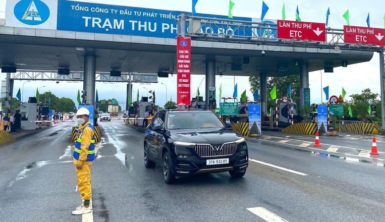 Them 5 Tuyen Cao Toc Mien Phi Duong Bo Cho Xe Cuu Tro Dong Bao Vung Lu 1