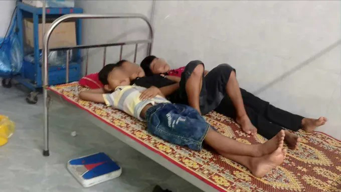 Vu 40 Hoc Sinh Bi Ngo Doc O Quang Tri Tam Dinh Chi Nu Pho Hieu Truong 1