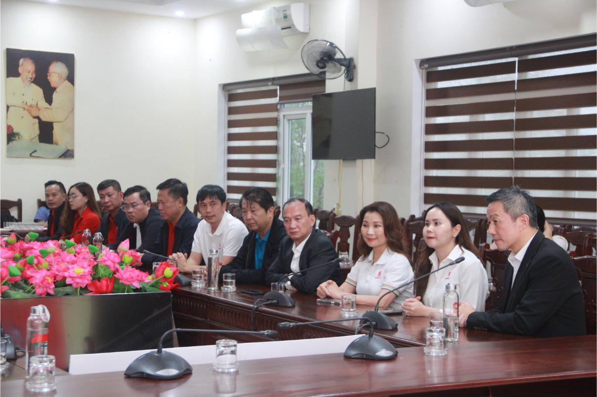 Lãnh đạo Sabeco Gặp Gỡ đại Diện Lãnh đạo Tỉnh Nghệ An Trong Buổi Trao Tặng