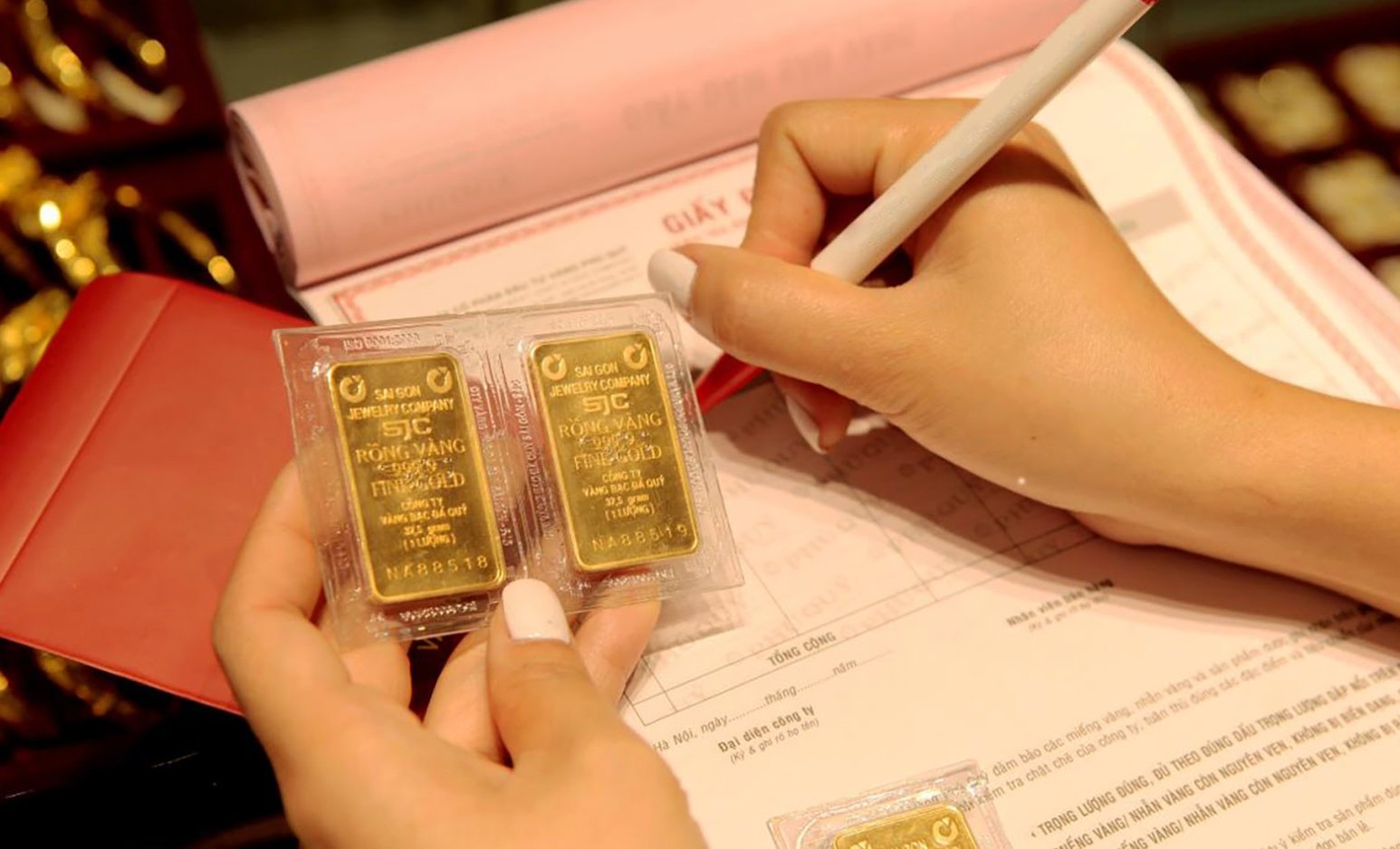 Cục Thuế cảnh báo nhiều dấu hiệu rủi ro trong mua bán vàng qua cá nhân Cục Thuế cảnh báo nhiều dấu hiệu rủi ro trong mua bán vàng qua cá nhân