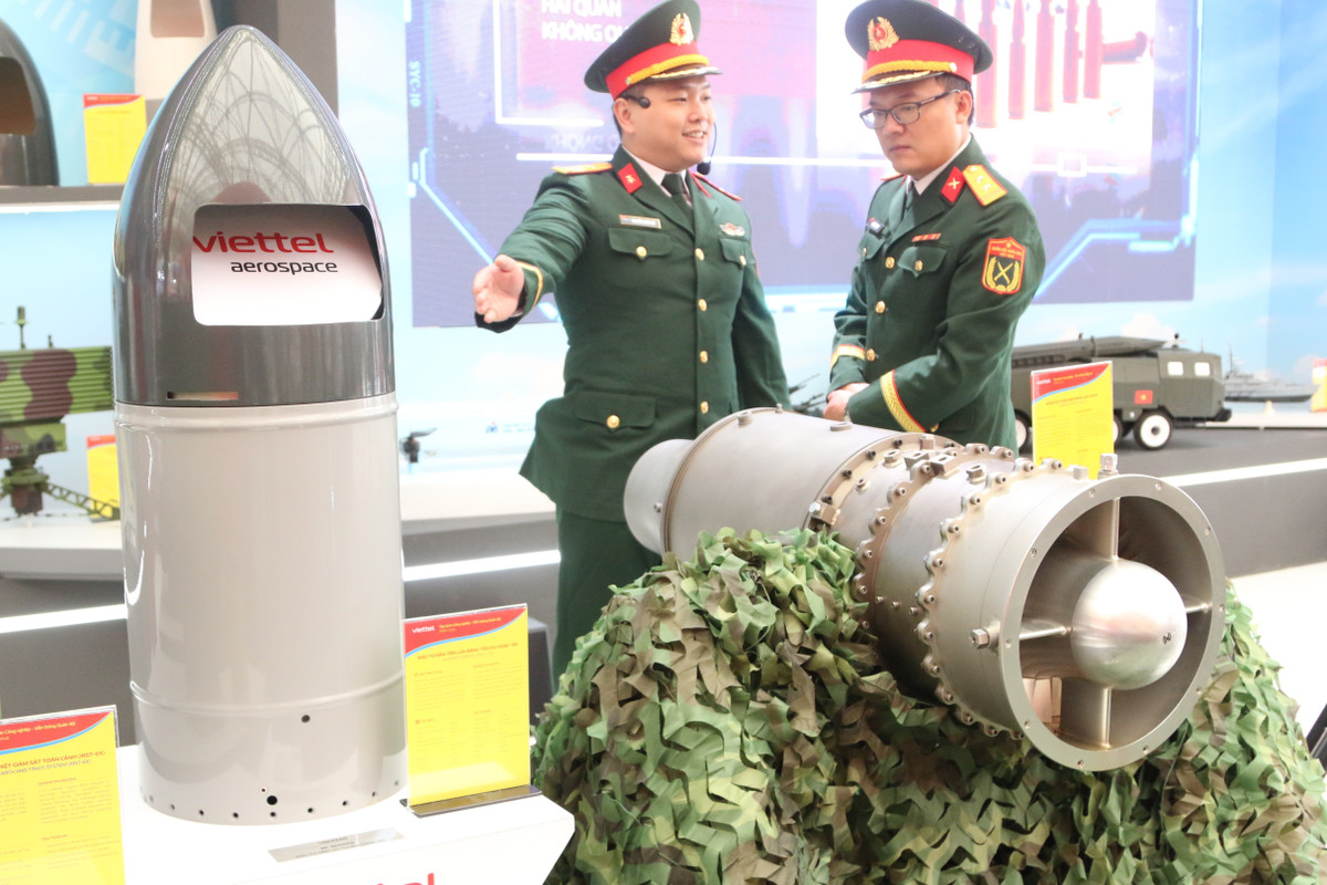 Đề xuất phụ cấp 550% lương hiện hưởng thu hút nhân tài vào quân đội Đề xuất phụ cấp 550% lương hiện hưởng thu hút nhân tài vào quân đội