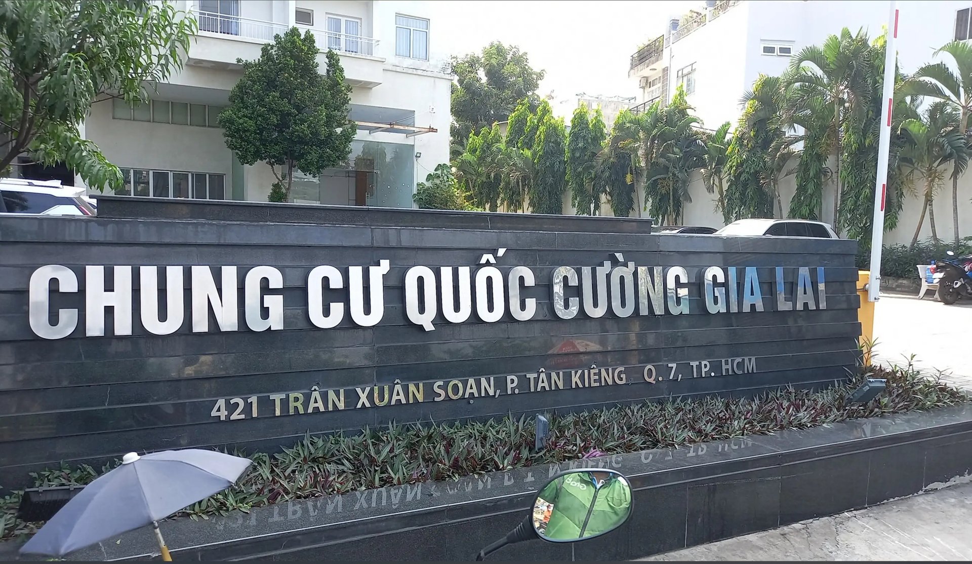 Quoc Cuong Gia Lai Vay Nghin Ty Tu Nguoi Than 1