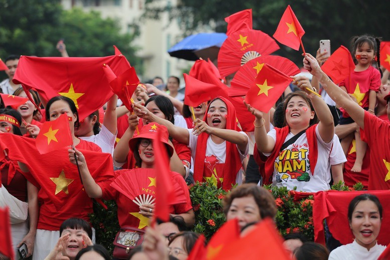 Bo Tai Chinh Thong Tin Ve Tang Qua Cho Nhan Dan Dip Le Tet 1