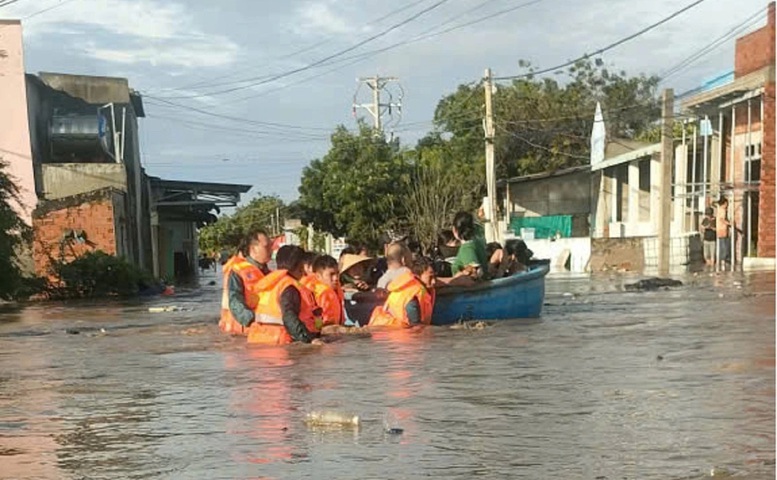 Lam Dong Hon 1 700 Can Nha Bi Ngap Di Doi Khan Cap Nguoi Dan Den Noi An Toan 1