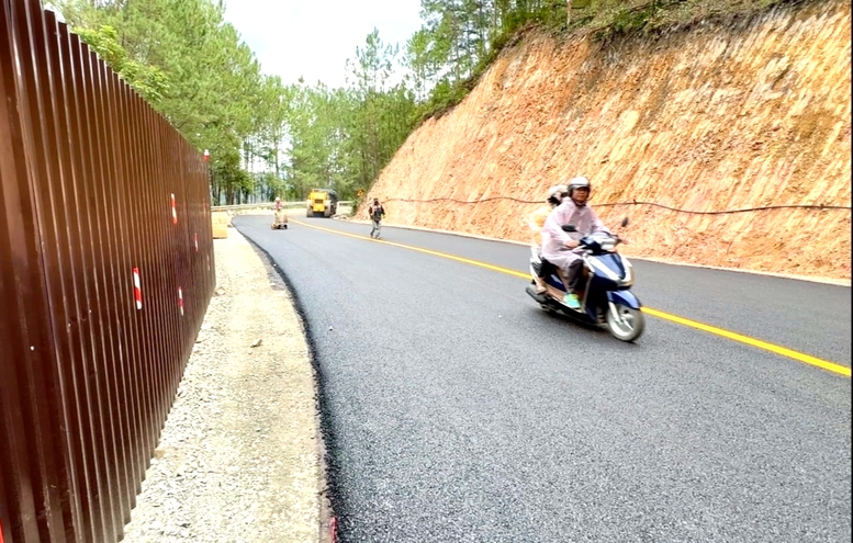 Lam Dong Mo Duong Tam Qua Deo Mimosa Khoi Phuc Giao Thong Sau 10 Ngay Te Liet Do Sat Lo 1