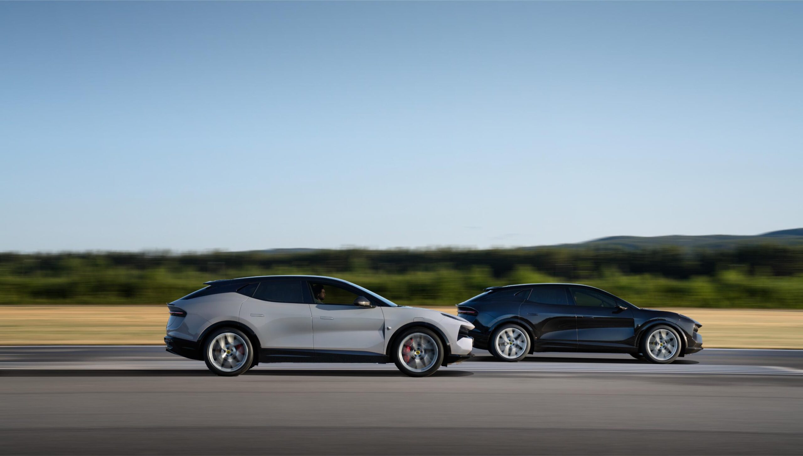 Lotus Eletre R 2car Dynamic 4 Press