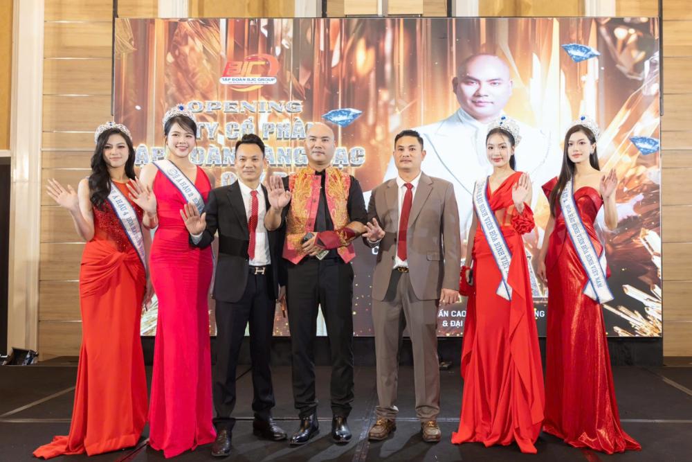 A Tuan Khai Truong Bjc13