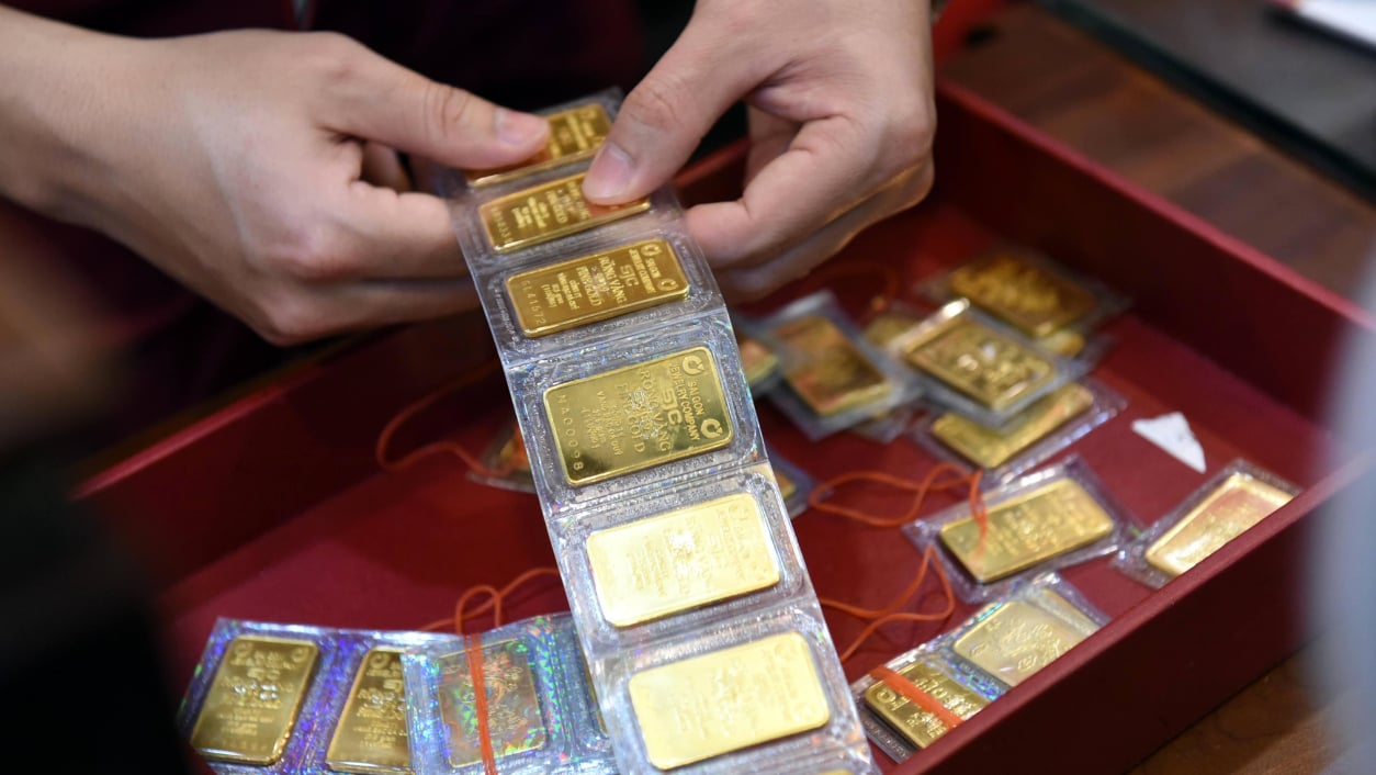 Mua Ban Vang Mieng Phai Chuyen Khoan Va Dong Thue Kiem Soat Nguon Tien Di Qua Vang 2