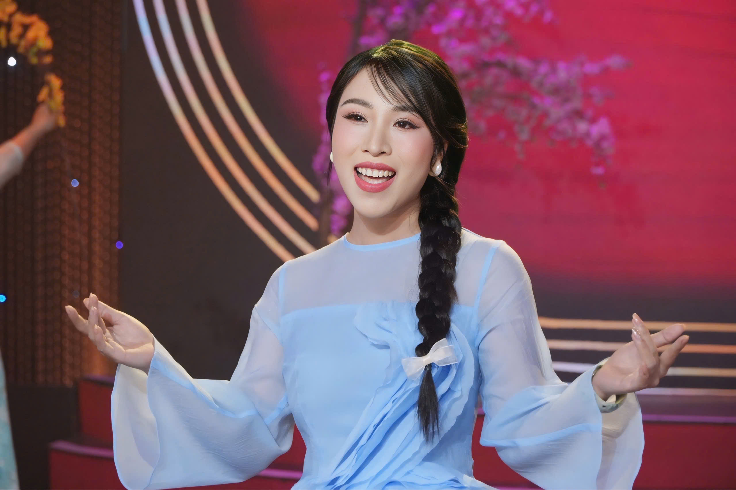 Nhom Sen Viet Mang Sac Xuan Que Huong Vao Doan Khuc Ca Xuan 4