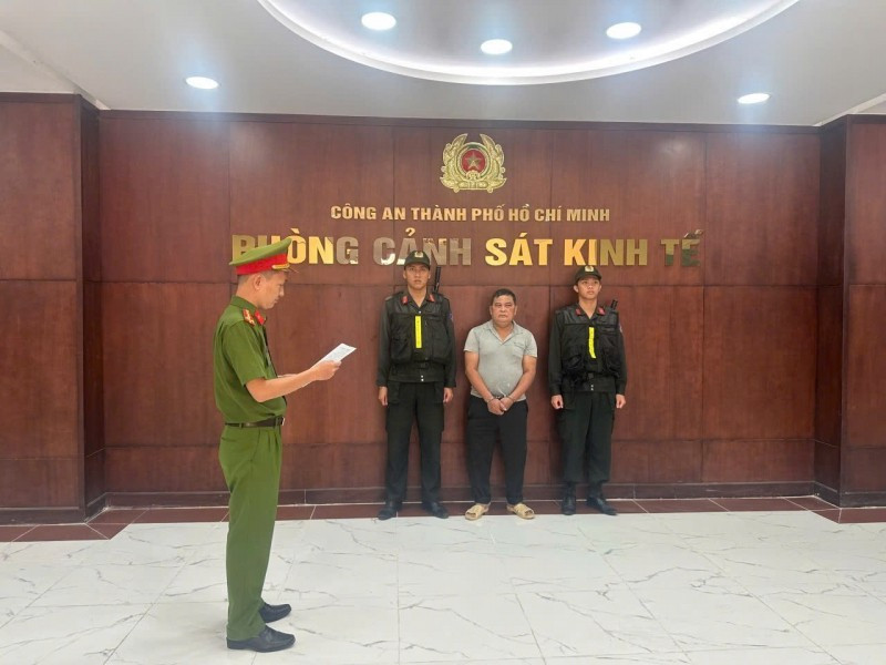 Triệt phá ‘xưởng’ dùng hàng trăm tấn hóa chất độc hại ngâm 3.000 tấn thịt ốc Triệt phá ‘xưởng’ dùng hàng trăm tấn hóa chất độc hại ngâm 3.000 tấn thịt ốc