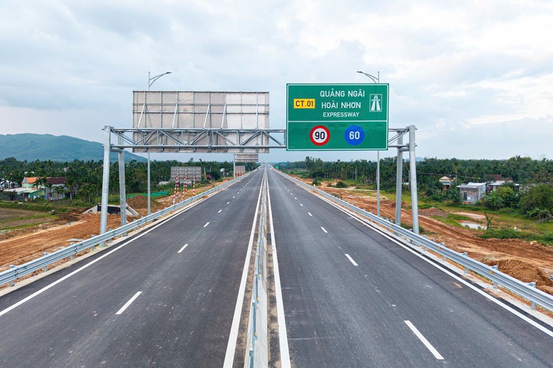 3 Tuyen Cao Toc Moi Khai Thac Qua Mien Trung Duoc Di Voi Van Toc Bao Nhieu 1