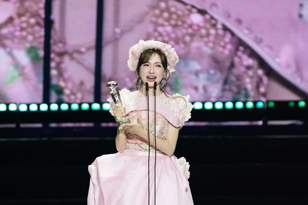 Hoa Minzy Nhan Giai Tai Lan Song Xanh Elle