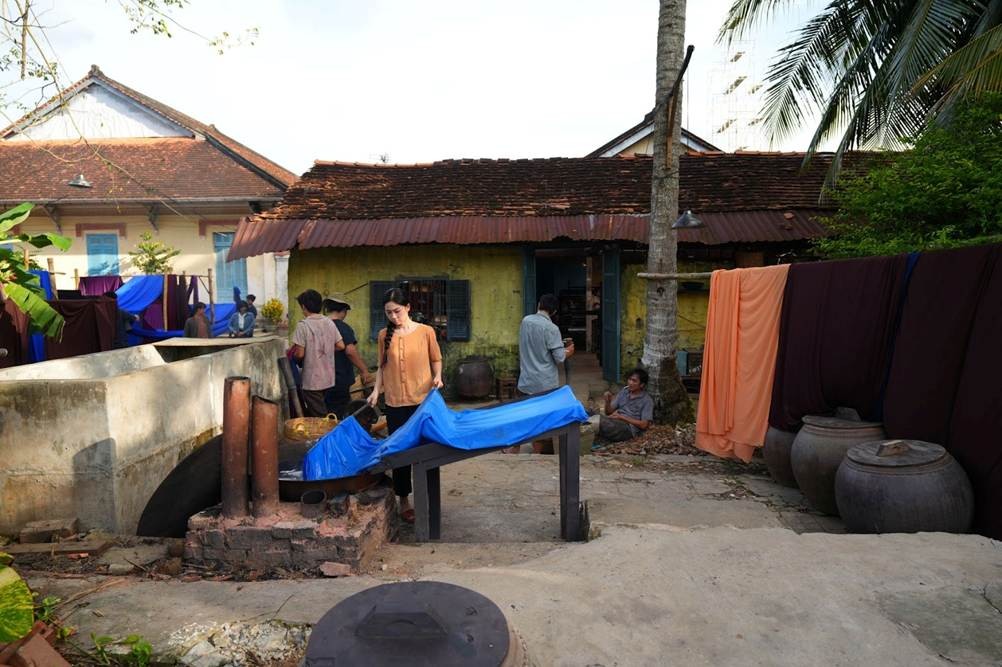 Khả Như, Quang Tuấn và dàn sao xúc động khi quay Quỷ nhập tràng 2 giữa miền Tây sông nước Khả Như, Quang Tuấn và dàn sao xúc động khi quay Quỷ nhập tràng 2 giữa miền Tây sông nước