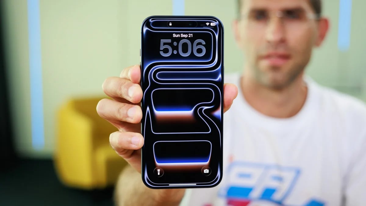 Lượng lớn người dùng từ bỏ iPhone 17 Pro Max, điều gì đang xảy ra với Apple? Lượng lớn người dùng từ bỏ iPhone 17 Pro Max, điều gì đang xảy ra với Apple?