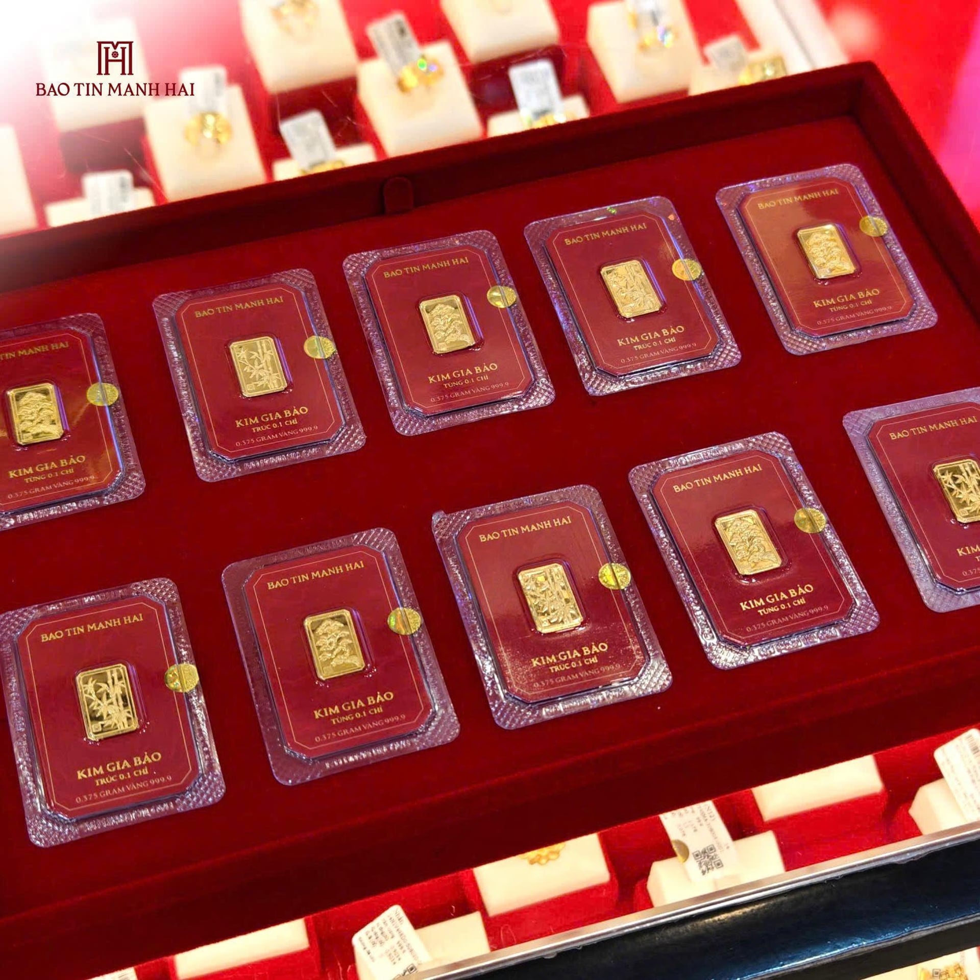 Thị trường vàng trước nghỉ Tết: Giá vàng biến động nhẹ, người dân đổ xô đi mua Thị trường vàng trước nghỉ Tết: Giá vàng biến động nhẹ, người dân đổ xô đi mua