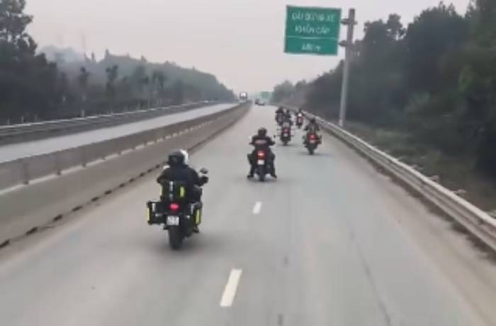 Xu Ly Nhom Nguoi Di Xe Mo To Phan Khoi Lon Vao Cao Toc Tuyen Quang Phu Tho 1