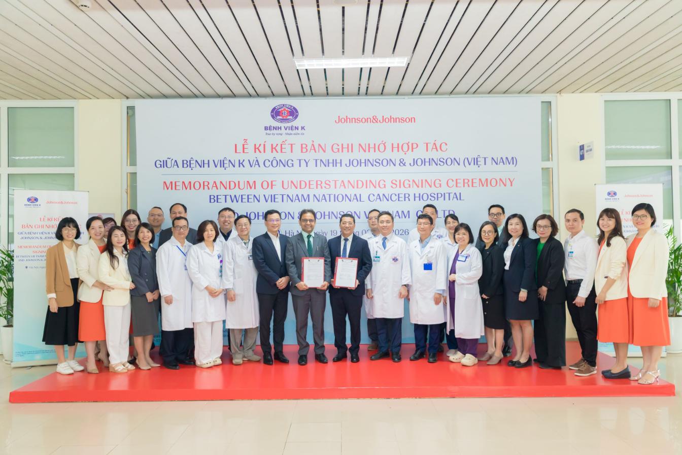 5. Đại Diện Johnson & Johnson (việt Nam) Và Bệnh Viện K (1)