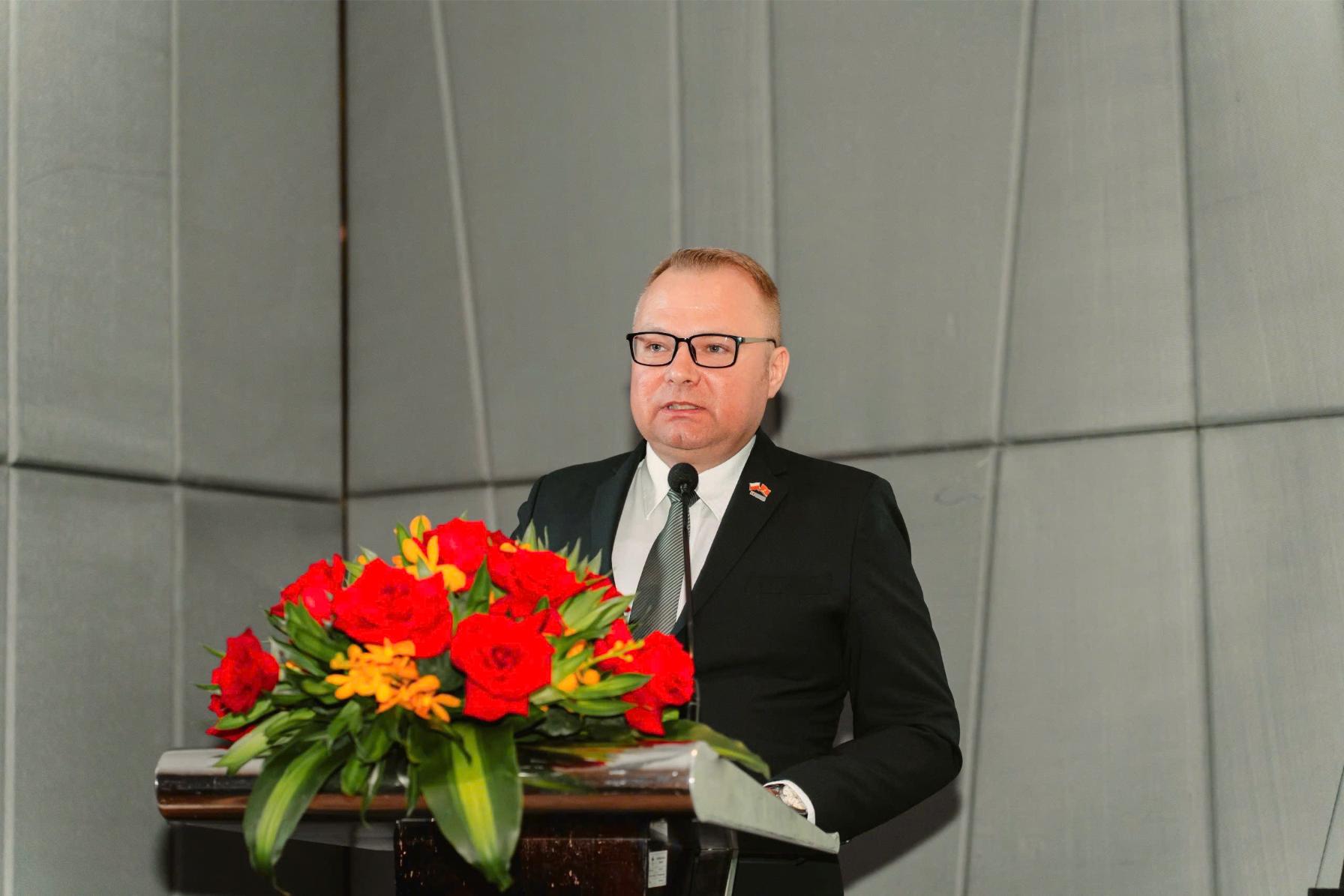 Ông Piotr Harasimowicz – Trưởng đại Diện Văn Phòng Cục Đầu Tư Và Thương Mại Ba Lan (paih) Tại Việt Nam