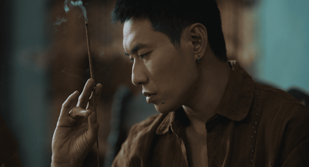 Kieu Minh Tuan Hoa Than Phap Su Tru Ta Trong Phim Kinh Di Phi Phong Quy Mau Rung Thieng 3