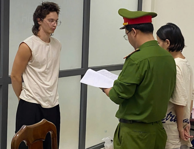 Tạm giam 3 tháng thanh niên nước ngoài đánh người do ghen tuông Tạm giam 3 tháng thanh niên nước ngoài đánh người do ghen tuông