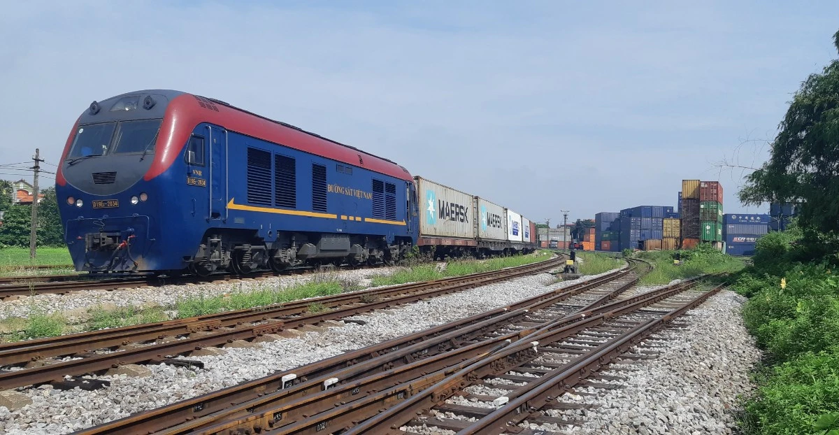 Tau Hang Duong Sat 26102021 2851 1