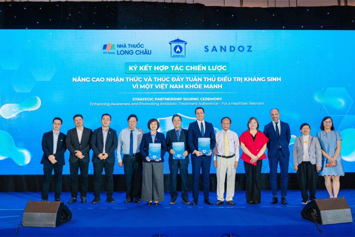 Đại Diện Sandoz, Long Châu Và Hrs Ký Kết Hợp Tác Chiến Lược 2 (2)
