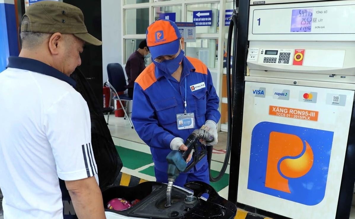 Gia Xang Dau Giam Manh Co Loai Giam Gan 2 000 Dong Lit 1