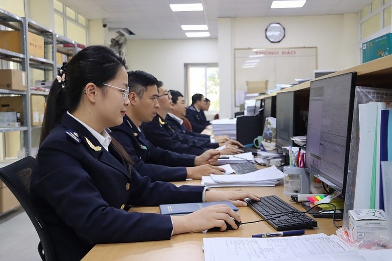 Hai Quan Ra Cong Van Khan Bao Dam Thong Suot Xuat Nhap Khau Khi He Thong Tam Dung 1