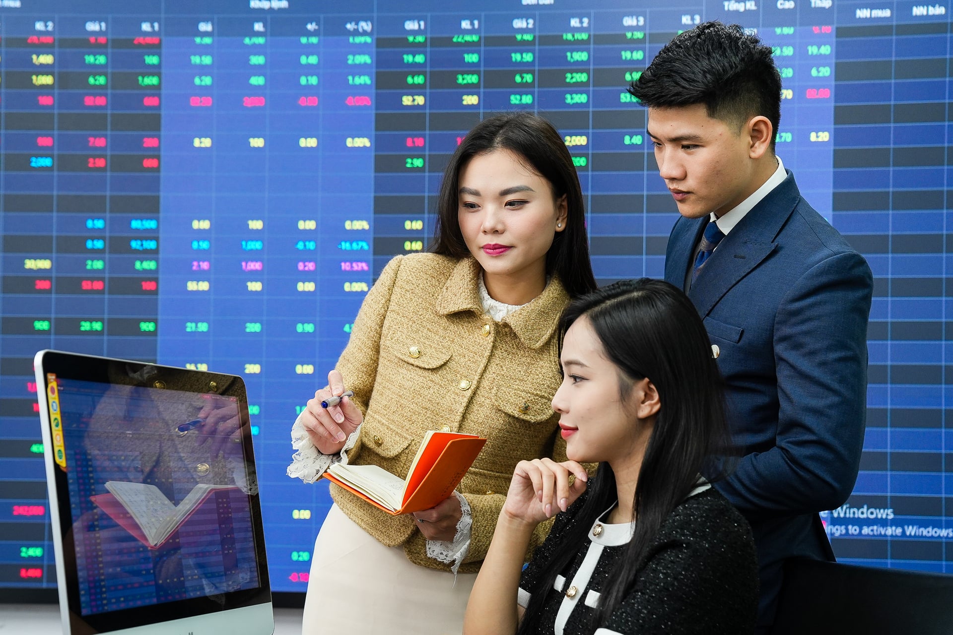 Khoi Ngoai Vung Tien Gom Rong Vn Index Van Rung Lac 1