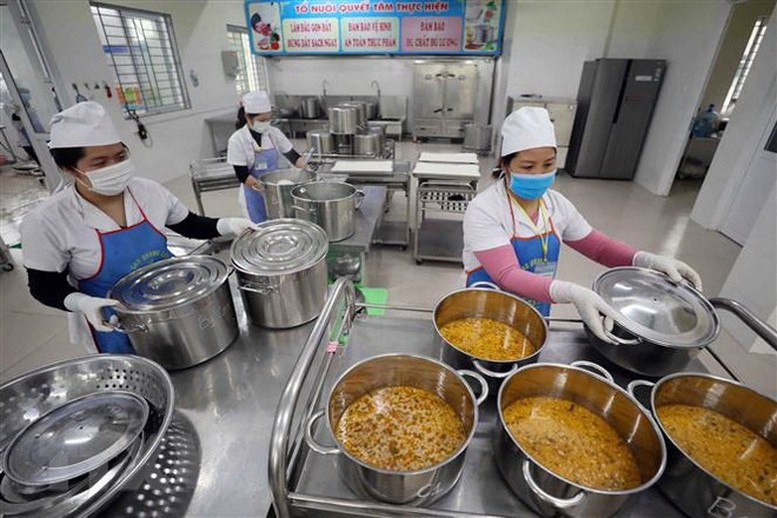 Trach Nhiem Khi De Thuc Pham Ban Vao Cac Bep An Tap The Trong Do Co Truong Hoc 1