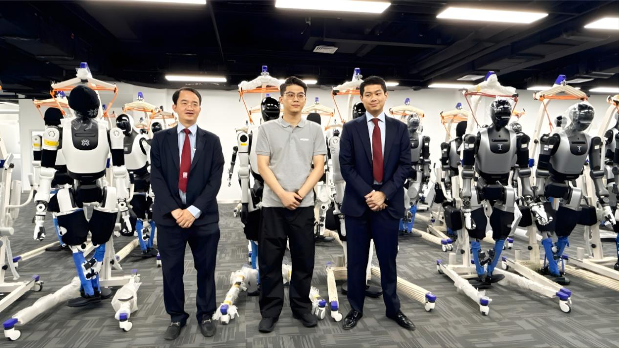 Z7730521391044 2e8065a1501615eb7bda8a70b43256 2